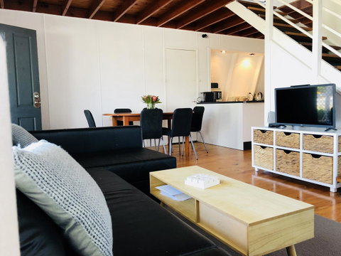 Little Blue Beach House - Accommodation Cairns 7