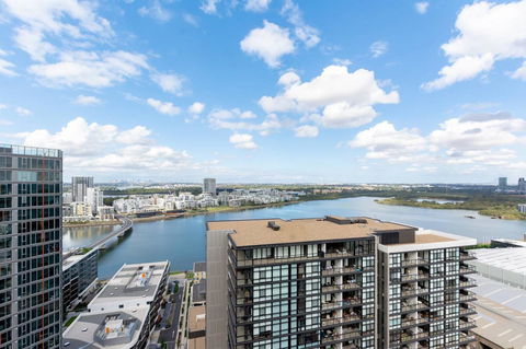 Japanese Style Waterfront Apt Wt Rooftop Pool - Accommodation Cairns 6