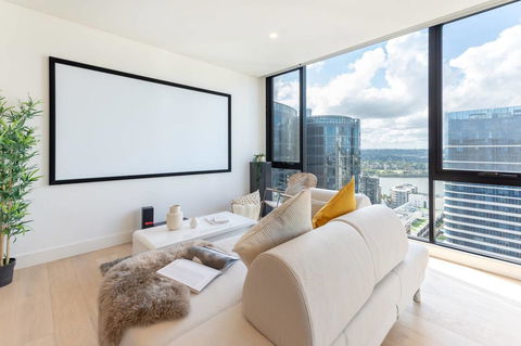 Japanese Style Waterfront Apt Wt Rooftop Pool - Accommodation Cairns 2
