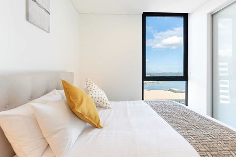 Japanese Style Waterfront Apt Wt Rooftop Pool - Accommodation Cairns 21