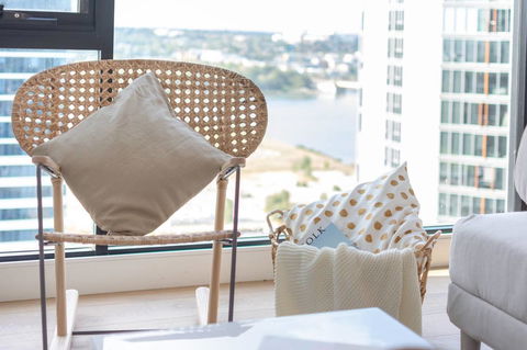 Japanese Style Waterfront Apt Wt Rooftop Pool - Accommodation Cairns 3