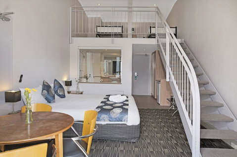 Banjo Paterson Inn - Accommodation Cairns 2