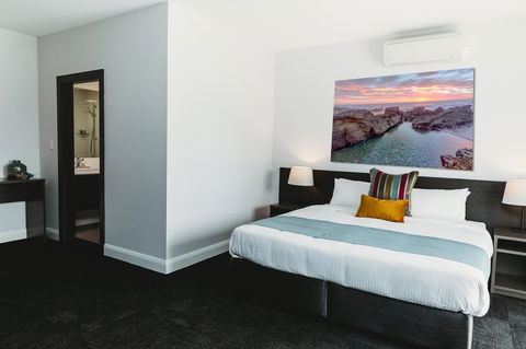 Coniston Hotel Wollongong - Accommodation Cairns 2