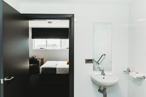 Coniston Hotel Wollongong - Accommodation Cairns 27