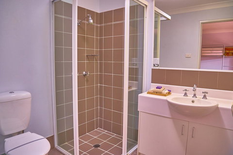 Hunter Oasis - Accommodation Cairns 18