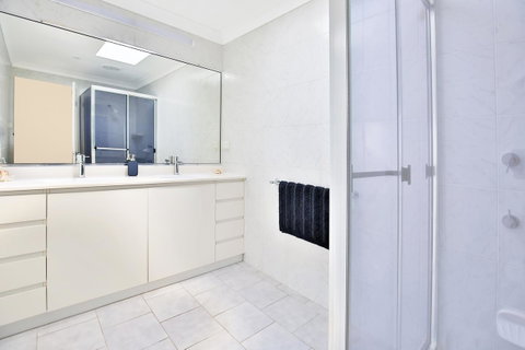 Neptune I Absolute Beachfront I Stunning Views - Accommodation Cairns 20