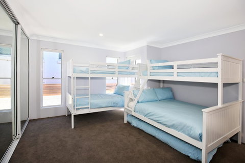 Neptune I Absolute Beachfront I Stunning Views - Accommodation Cairns 17