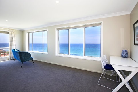 Neptune I Absolute Beachfront I Stunning Views - Accommodation Cairns 12