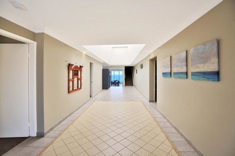 Neptune I Absolute Beachfront I Stunning Views - Accommodation Cairns 23