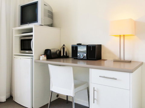 Oaks Nelson Bay Lure Suites - Accommodation Cairns 12
