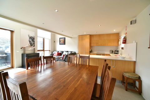 Snowstream 4 - Accommodation Cairns 9