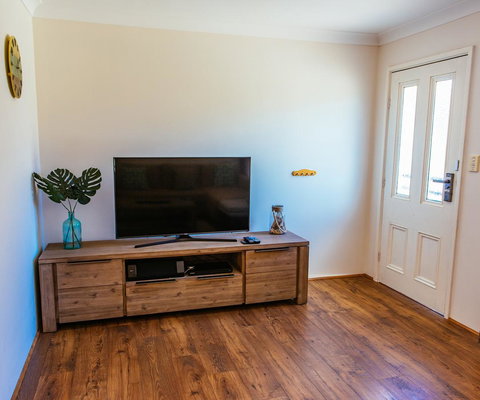 Sunbaker Pet Friendly Awards Finalist 4 Mins Walk To Culburra Beach - Accommodation Cairns 8