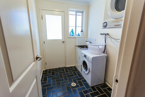 Sunbaker Pet Friendly Awards Finalist 4 Mins Walk To Culburra Beach - Accommodation Cairns 27