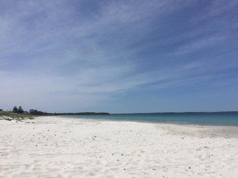 Hayes Beach House I Award Winner I 4 Mins To Beach - Accommodation Cairns 23