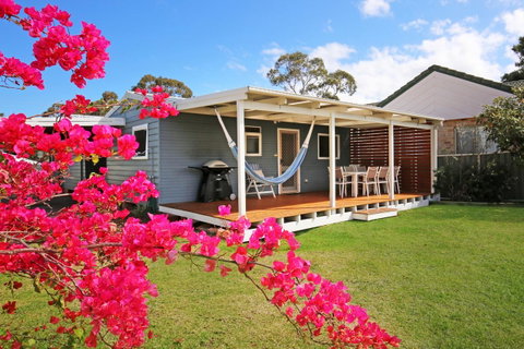 Hayes Beach House I Award Winner I 4 Mins To Beach - Accommodation Cairns 0