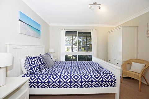 Hayes Beach House I Award Winner I 4 Mins To Beach - Accommodation Cairns 3