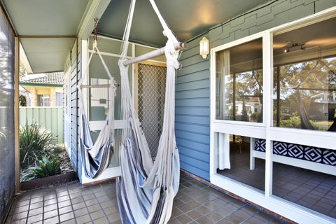 Hayes Beach House I Award Winner I 4 Mins To Beach - Accommodation Cairns 16