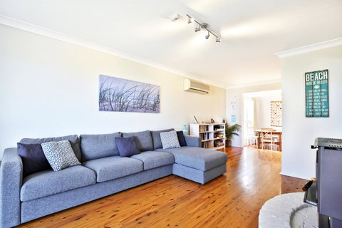 Hayes Beach House I Award Winner I 4 Mins To Beach - Accommodation Cairns 9