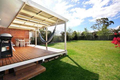 Hayes Beach House I Award Winner I 4 Mins To Beach - Accommodation Cairns 17