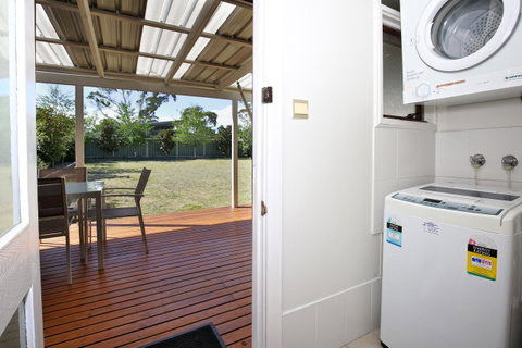 Hayes Beach House I Award Winner I 4 Mins To Beach - Accommodation Cairns 15