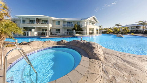 Oaks Port Stephens Pacific Blue Resort - Accommodation Cairns 1