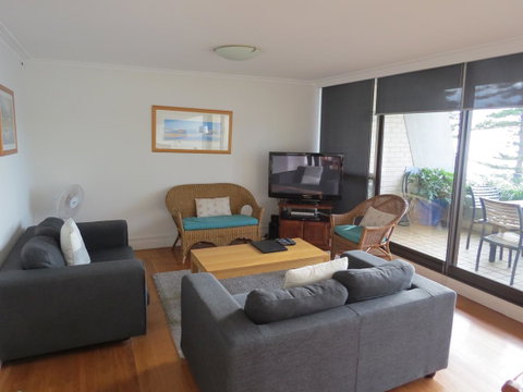 Manly Paradise Motel & Apartments - Accommodation Cairns 25