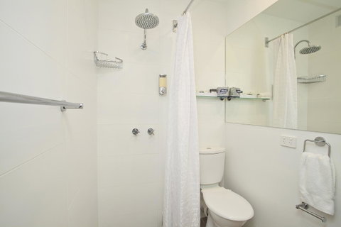 Manly Paradise Motel & Apartments - Accommodation Cairns 11