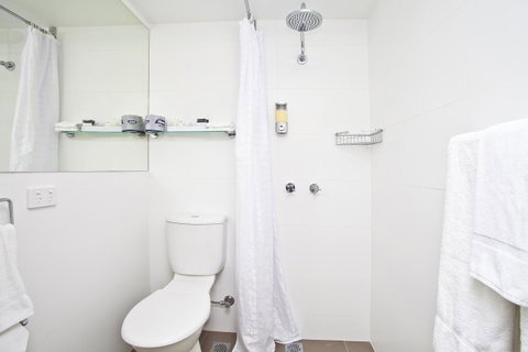 Manly Paradise Motel & Apartments - Accommodation Cairns 9