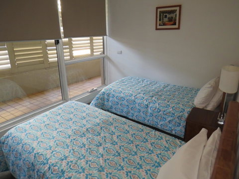 Manly Paradise Motel & Apartments - Accommodation Cairns 32