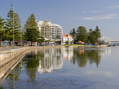 Oaks The Entrance Waterfront Suites - Accommodation Cairns 4