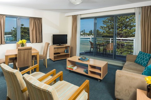 Oaks The Entrance Waterfront Suites - Accommodation Cairns 2