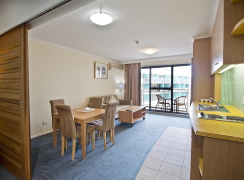 Oaks The Entrance Waterfront Suites - Accommodation Cairns 11