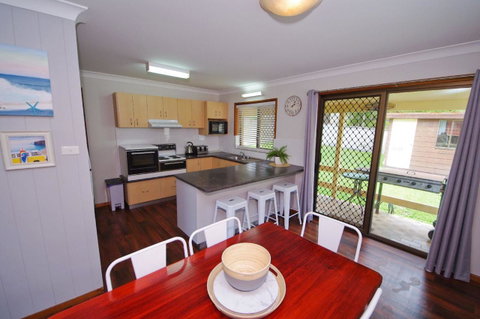 Breakaway, 11 Scott Street - Accommodation Cairns 4