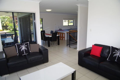 Breakaway, 11 Scott Street - Accommodation Cairns 0