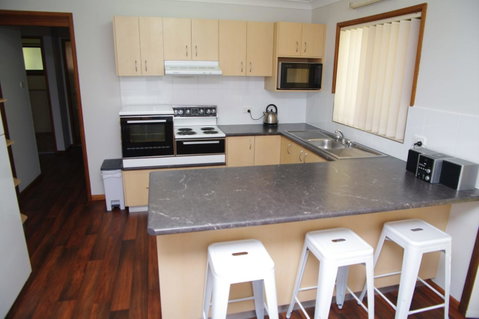 Breakaway, 11 Scott Street - Accommodation Cairns 1