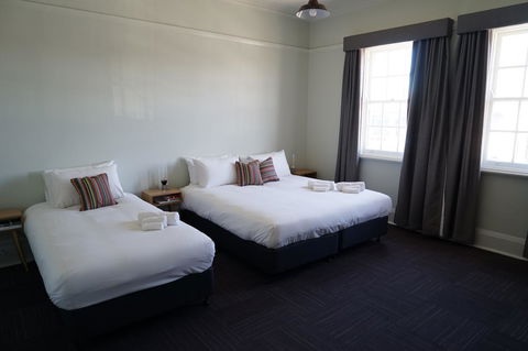 Rosehill Hotel - Accommodation Cairns 0