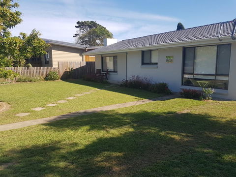 Golden Hill Cottage - Accommodation Cairns 0