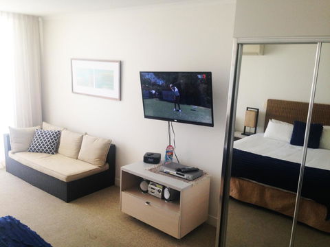 BASE Holidays - Ettalong Beach Premium Apartments - Accommodation Cairns 32