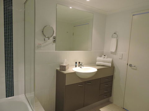 BASE Holidays - Ettalong Beach Premium Apartments - Accommodation Cairns 6