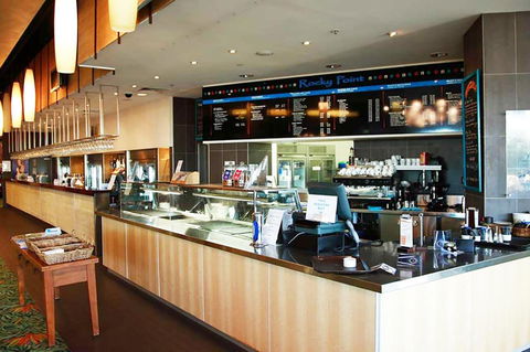 BASE Holidays - Ettalong Beach Premium Apartments - Accommodation Cairns 2