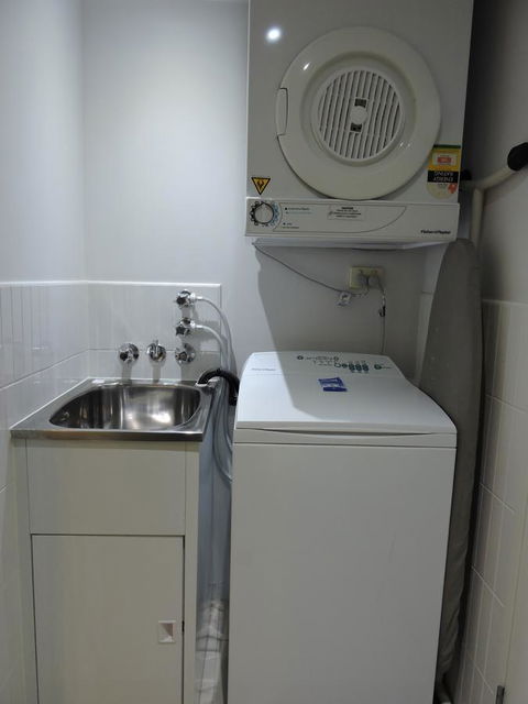 BASE Holidays - Ettalong Beach Premium Apartments - Accommodation Cairns 3
