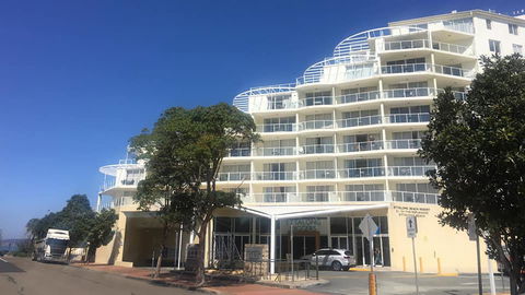 BASE Holidays - Ettalong Beach Premium Apartments - Accommodation Cairns 0