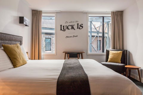 The Lucky Hotel - Accommodation Cairns 20