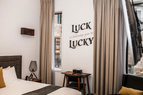 The Lucky Hotel - Accommodation Cairns 1