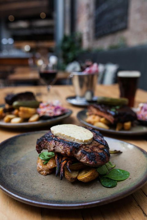 The Lucky Hotel - Accommodation Cairns 40