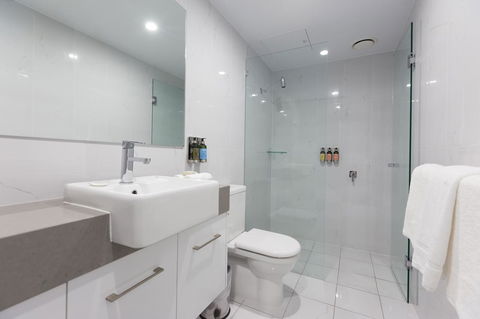 The Lucky Hotel - Accommodation Cairns 5