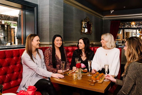 The Lucky Hotel - Accommodation Cairns 15