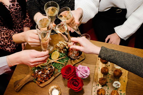 The Lucky Hotel - Accommodation Cairns 16