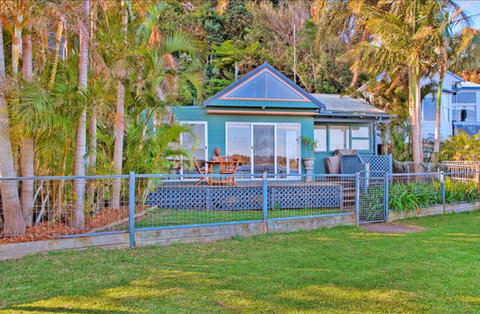 Swan Bay Hideaway - Accommodation Cairns 0
