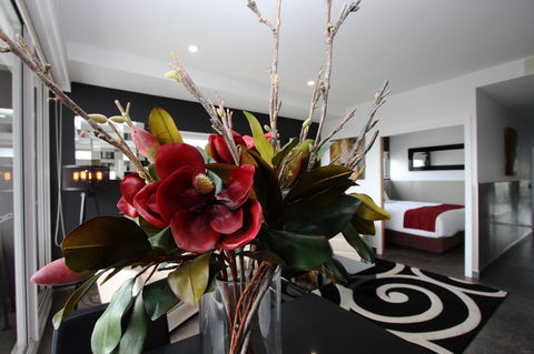 Honeysuckle Executive Apartments - Accommodation Cairns 31